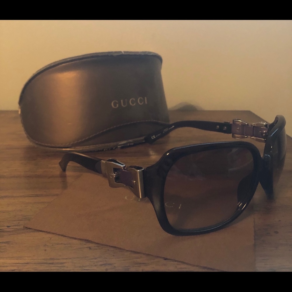 Gucci GG 3006s Violet frame sunglasses with bow